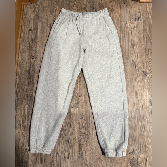 LULULEMON SCUBA MID RISE JOGGERS *REGULAR (HEATHERED CORE/ULTRA LIGHT GREY) - Picture 4 of 6